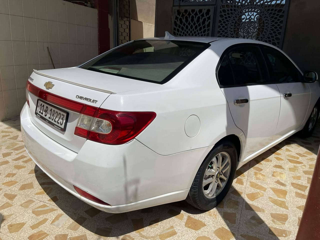 السلام عليكم شوفرليت ابيكا 2009  رقم جديد انكليزي بأسمي محرك بي تنقيص بسيط  السياره تبريد تدفئة كلها الشرط محرك 6 سلندر 2500 اقتصاديه بالبنزين السيارة  بيهة رشة صبغ اثر شخط بين الباب والجاملغ شي بسيط موضح بل صور   سعر ٧٢ وبيها  مجال للطيبين رقمي *********** مكان سيارة الديوانية
