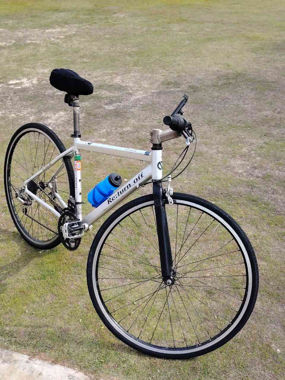 بايسكل c700   الحجم 28.  السرعة.   3 امامي.  7 خلفي   السعر 100.    اتواصل *********** أو خاص
