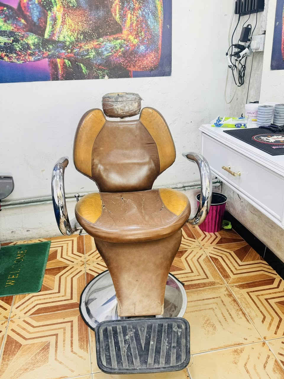 كرسي حلاقه للبيع شغال اينقص ما بي فقط جلد يحتاج دوشمه  مكاني محاويل حي الشهداء السعر 80 وبي مجال


**إذا كنت صاحب هذا الإعلان وتريد حذفه لأي سبب، رجاءا أرسل رسالة إلى الدعم الفني**