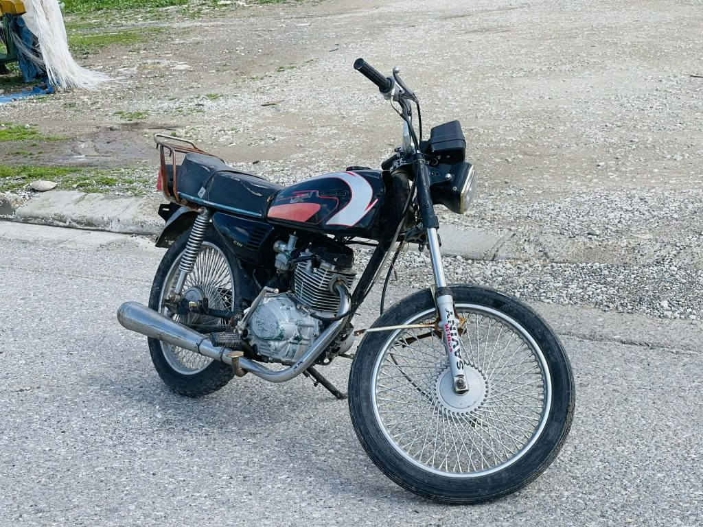 شوين كويه

بؤفرؤشتن نامي بةشةرت هةموو
گيرو مه كينه ي به شه رت  شتئ چركةي تيانيه تاية بؤتاية بةشةرت سعري200 هه زارو مه عامه له خوار هه مو بازار 
موشته ري تيل بكه 
*********** كويسينجاك, أربيل
