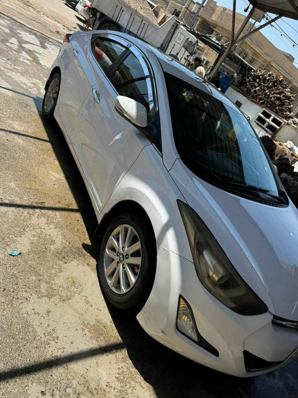 السلام عليكم النترا 16خليجي فول موصفات ماشية 190الف كيلو بيه صبغ باب ودوسة السياره جديده مشاءالله السعر 125قفل  استفسار ‭0773 013 2572‬
