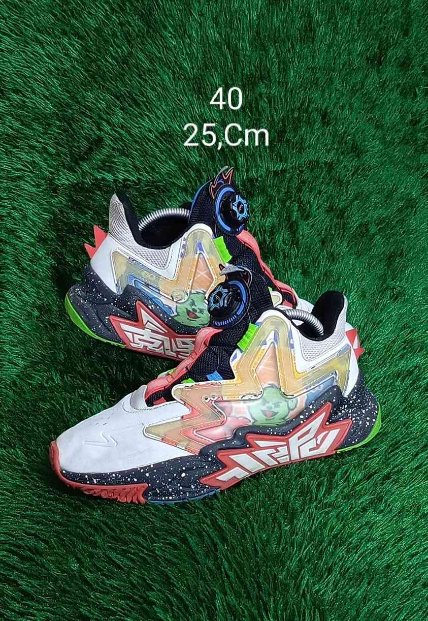 احذيه باله👟فقط درجه الاولى نظافه 💯 
قياسات مختلفه  وماركات عالميه 
لمعرفة الأسعار راسل الحساب 📱 
***********💐
يوجد توصيل جميع المحافظات 🚛
