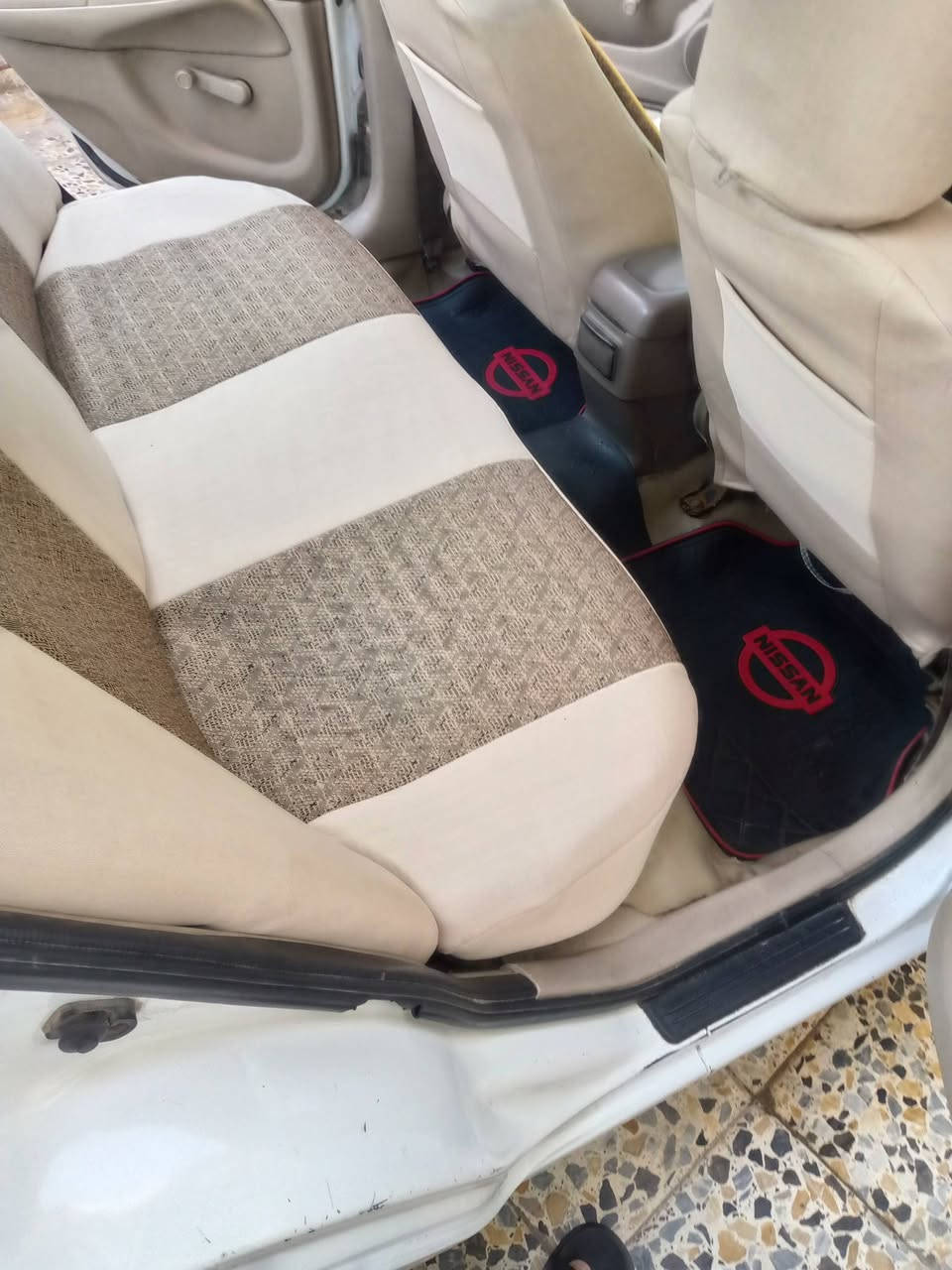 مرحبا نيسان سني ٢٠٠٩ ياباني بيها قطع صبغ ابيع صبغ حزام مكينة كير نضيف كهرباءيات بلاد تبريد شغال غرفتها مضيفة , السعر ٧٨ ورقة ، رقم الهاتف ***********
