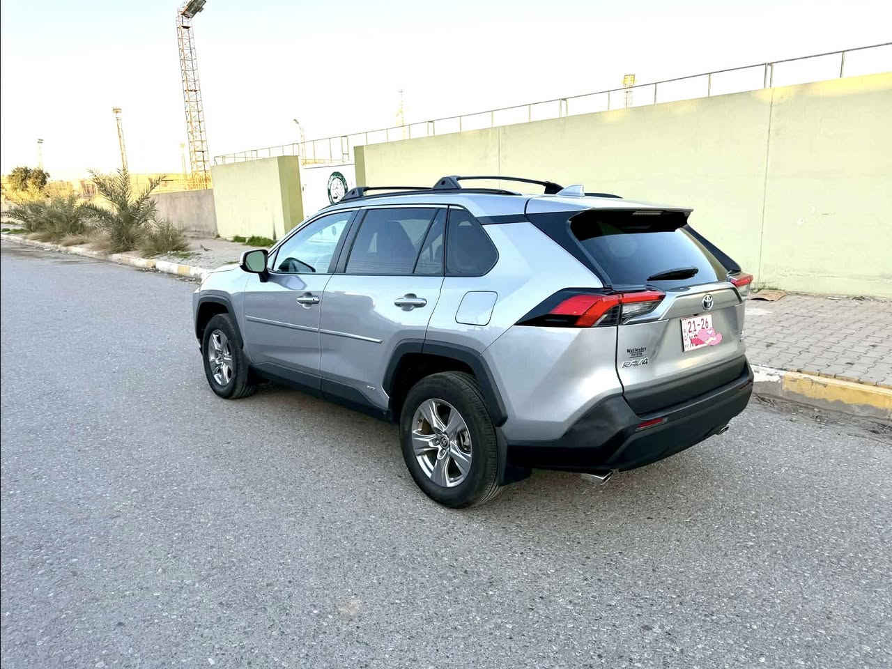 راف فور 2024 هايبرد ⚡️وبنزين ⛽️ ماشية 4 الف فقط 
سيارة 🚙 موصفات XLE سيارة بيه قطعة وحدة صبغ فقط 
جاملغ سكن امامي وحافة بونيد سكن رصعه خفيفة واضحة
ارباك شادله بلادي شركة بدون عيب وكير ومحرك شرط 
دواخل سليمة شواصي 100‎%‎ سليمة 
سيارة 🚗 موصفاته فتحة وبصمة وابواب بصمة وشغال وتحكمات ونقطة عمياء واشارة بالمري واستيرن وكشنات تدفئة وكهربائي وداخل لونين مميز ابيض وتبريد قطعتين وبردة خلفية ورادار وحجر صالنصا ودفع رباعي 4*4 ونظام نورمال وسبورت وإيكو وسيارة كله بلادي سيارة بدون اي نقص جديد داخل العراق وسيارة تترقم شمالي فقط تكلفة رقم على مشتري او تريد نرقمه حاضر الك 
مكان سيارة كركوك حي العسكري اي استفسار الاتصال 
***********
