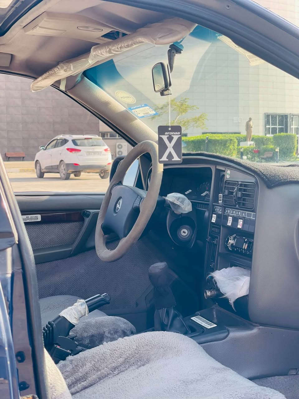 اوميگا موديل ١٩٩١ لون نيلي سنه وي و هزه و رقم جديد  دفتر بنزين بي تايرات و صدر جديد  كير و محرك بلادي بدون مصرف سياره نظيف و گاعد حلوه  بدون ضرر و صبغ بلادي   سعر ٦٨ بي مجال
*********** كركوك, العراق
