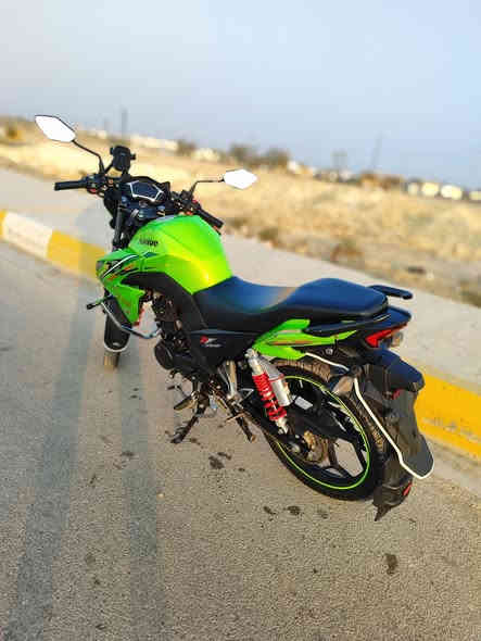 السلام عليكم
للبيع او مراوس حسب القناعة 
هاوجي DF  موديل 20 مكمرك كامل محرك مكفول نشاط خير من الله مكمل وكامل نظافة كما موضح بالصور السعر 15 ورقه الإستفسار  ***********
المكان عانه
