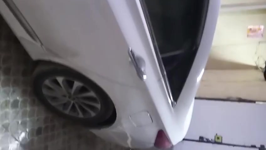 سلام عليكم عندي سياره سونات خليجي مبدل بنيد فقط والباقي كفاله سياره جديد بامعن كلام وحلا من الصور بيع مستعجل السعر 130 وبيها مجل شراي يخابر على رقم ‏‪***********‬‏
