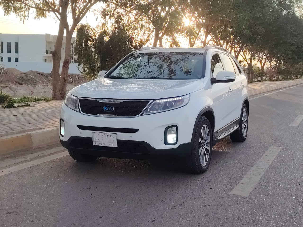 السلام عليكم سورنتو 2015
مكفوله كفاله عامه جديده لك 
رقم بغداد 
مواصفات محرك سته سلندر 
مكفول من التبخير والتنقيص 
محرك مامفتوح شرط 
مري شفط تحكم ستيرن 
جهتين  مثبت سرعه 
كامره خلفيه ابلاديه 
ويل 19كروم تخم تايرات جديد
بردات خلفيه بك لايت لد 
لدات زنون صدر جديد طوبه 
رقم الهاتف *********** السعر 208 بيه مجال
