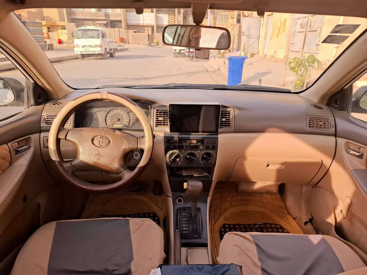 كورلا مديل 2006
كير محرك مكفلات بيها صبغ حزام حادث جاملغ السايق فقط 
شاشه كامره تخم تاير جديد محرك 1600 
مكان واسط كوت رقم *********** 
السعر 75 بيها مجال بسيط
