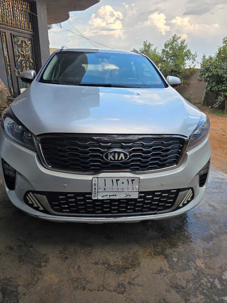 السلام عليكم 
سورنتو 2020
٦ سلندر 
السيارة فر ويل 
ماشيه ٩١ 
بيها قطعتين مبدلات جاملغ وبنيد 
السعر ١٩٥ بيها مجال للشراي 

‭٠٧٧١ ٧٣٥ ٣٢٣٨‬
