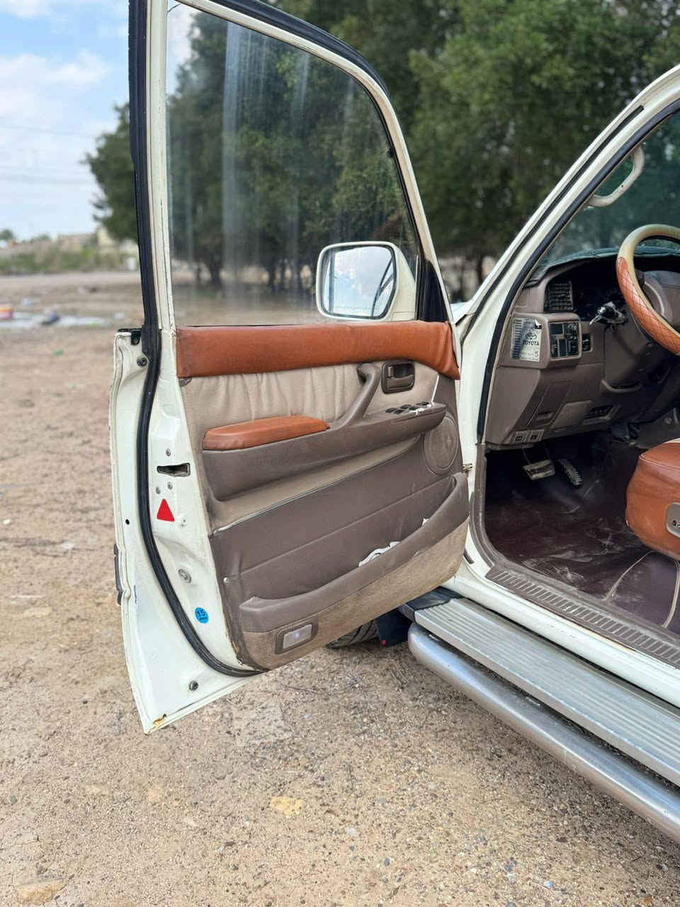 السلام عليكم لاندكدروز ليلى علوي موديل ٩٦ يسره بلاد رقم بغداد دولي سنويه جديدة محرك ٤٠٠٠ كير اوتماتيك كشن كهربائي تبريد دبل تانكي دبل اسبير مصبوغة حزام بدون أي حادث سيارة جاهزه فول مواصفات مكانها بغداد *********** أو ***********
