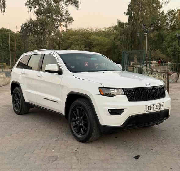 السلام عليكم 
جيب (لاريدو )
موديل : 2021
ماشية : 53 الف 
المواصفات 
بصمه 
كشنات كهرباء 
كشنات جلد + كنتارة 
شاشة 
كاميرا 
رادارات 
تحكم ستيرن جهتين 
كروز سرعة 
نظام سبورت 
نظام ايكو 
نظام اطفاء 
نظام توقف عند الاقتراب 
حساسات خلفية 
صاجات 
ويل كب بلاك
بلوجكتور زنون 
قطعتين تبريد 
(رقم بغداد الجديد مشروع وطني بأسمي ) 
الحادث : جاملغ + بنيد + (بابتين صبغ ) 
( صور الحادث مرفقة + السونار ) 
السيارة جاهزه من كلشي بدون اي نقص . 
السعر : 188 وبيها مجال بسيط 
العنوان : بغداد الكاظمية قرب مرور الكاظمية معارض جكوك معرض الرحمن 
للاستفسار 
عبدالرحمن 
 ***********
 *********** بغداد
