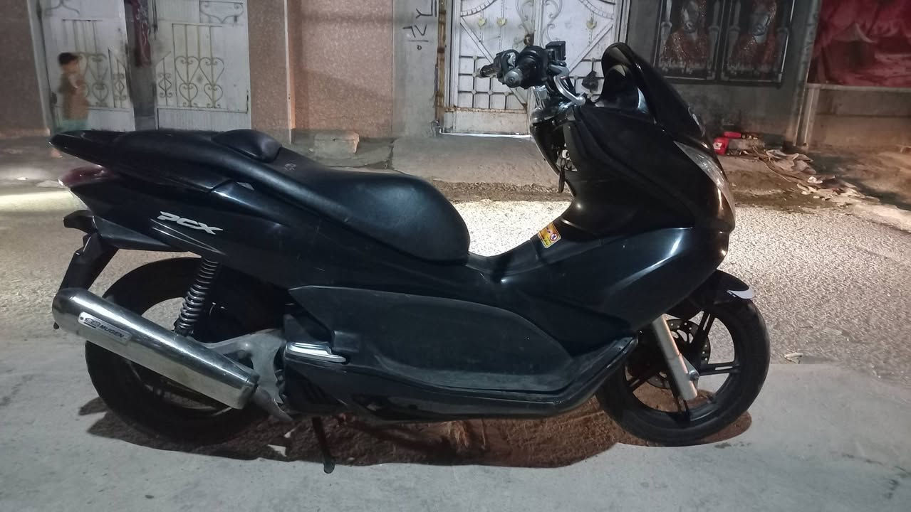 Pcx جيل اول للبيع
السعر 850 وبيها مجال 
بغداد مدينة الصدر 
جيب فيتر وافحصها 
للإستفسار: ***********
