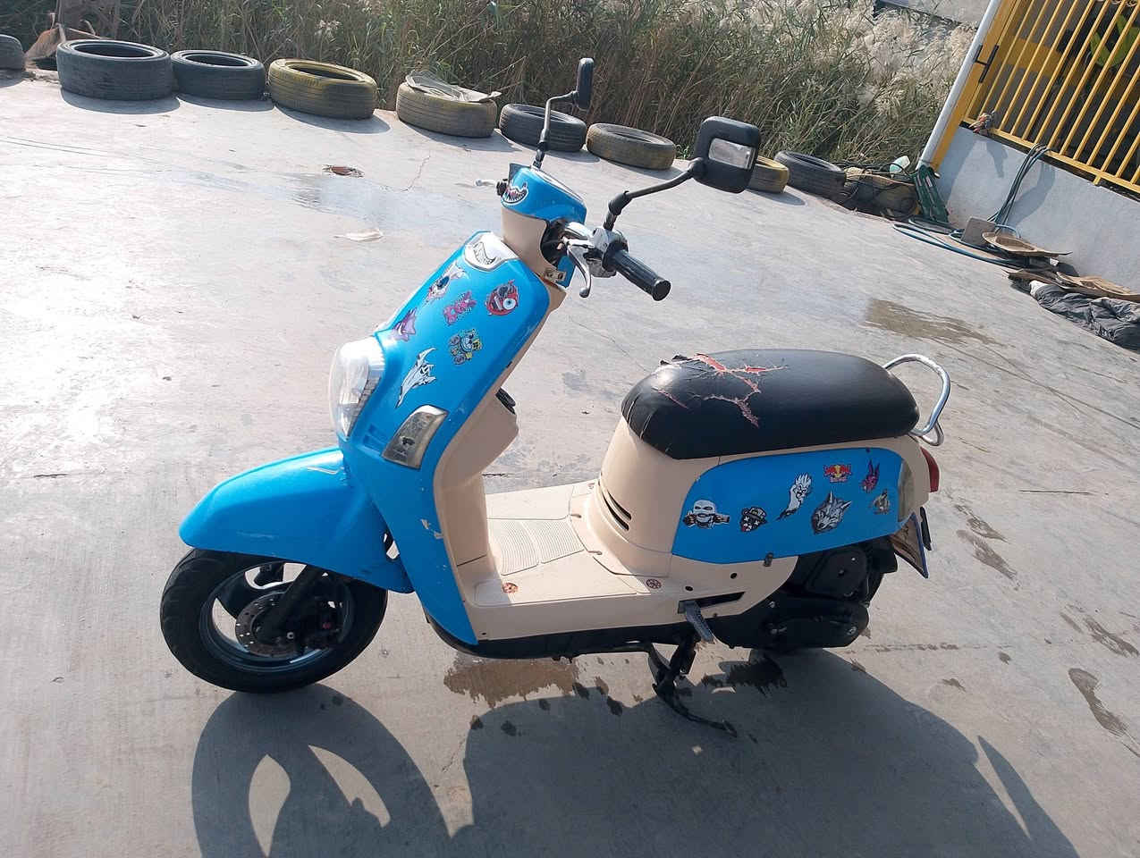 بوليس للبيع كفاله عامه مابيها اي نقص كلهه شغال كهريائيات كامله سلف نكره ❤️🫸

سعر 575 بيها مجال قليل ❤️🫸

مكاني ديالئ خالص هبهب ❤️🫸

رقمي***********❤️🫸
