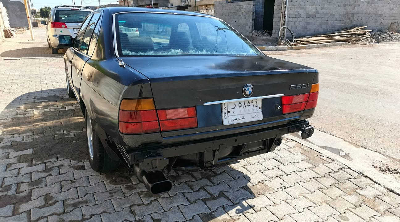 سلام عليكم بي ام 525 أصل بليته وسنويه مكينه مفتوح 25 كير اوتو مكفوله من ضربه موديل 89 سياره بلاديه بيه جراد بسيط رقم انبار مشروع وطني كهربائيات بلاد بدون اي جطل كله شغاله
‏ (سويتلها) 

‏ادامة منظومة بانزين كاملة ) 

‏مجاول  جديدة 

‏بلكات اصلية

‏ادامة بخاخات

‏شوته وفلتر جديد

‏دهن محرك جديد 

‏دهن باور مبدل جديد 

‏قوايش جديد 

‏سبير جديد

‏تخم صوندات بانزين من محرك لتانكي اصلي

‏دركة ستيرن جديدة m

‏واشرات وادامة ثلاجة كاملة 

‏ولف راجع جديد

‏

‏سيارة صبغ شركه لاحادث  ولا صبغ بلاد 

‏بيها ملاحضات بسيطة كلش ب

‏نقصها دعامية خلفية  فقط
تبريد مافاحصه يشتغل لو لا اخذتها صار كم يوم 
‏وحدادية امامي

‏ ( السعر 43 بيها مجال ) 

‏سيارة ماتعبك امانه الله ورسول ضرف عندي واريد ابيع

‏مكان السيارة اليوسفية / *********** سيد علي

‏

‏

‏

‏

‏
