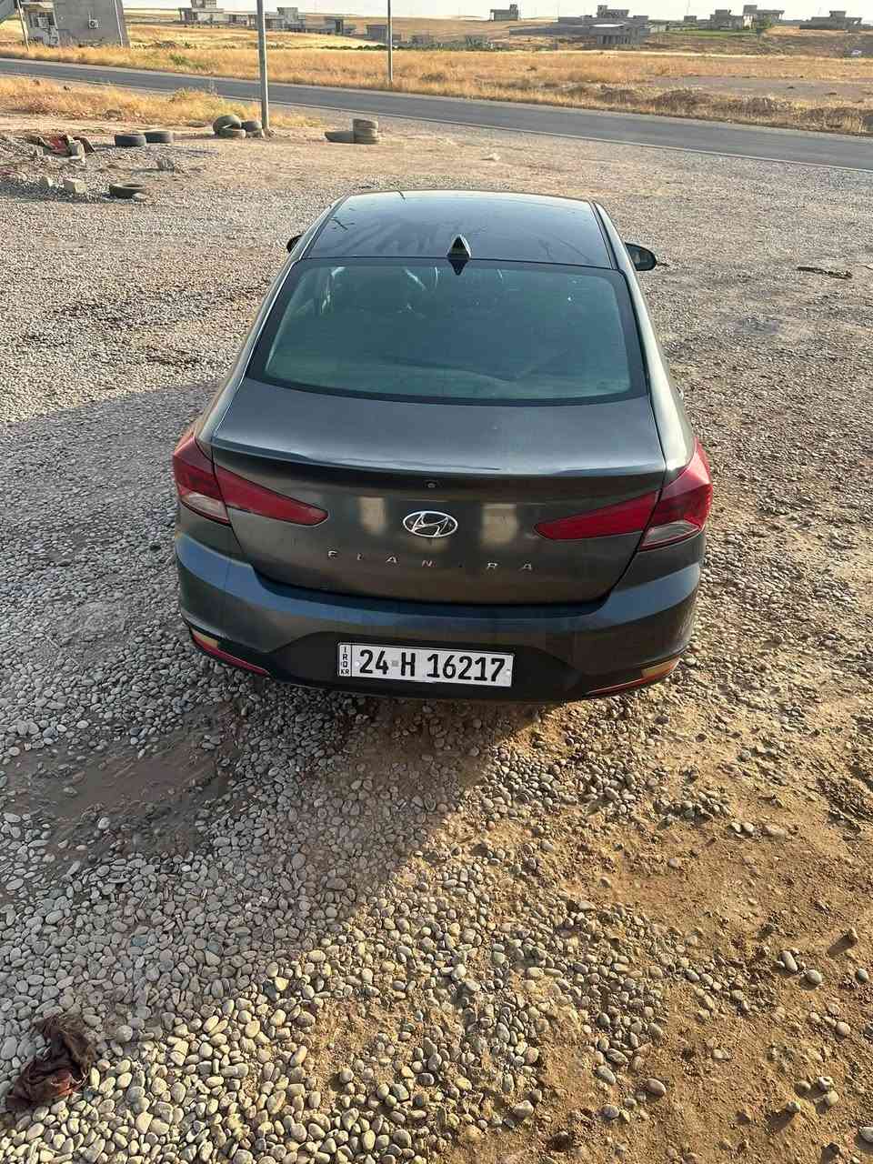 سلام عليكم 

الانترا 2020
محرك 20  شرط
كير CVT شرط
سياره بيها كابون بانزين+ منضومة غاز 60 لتر حكوميه بيها كرت ضمان 
رقم دهوك بسمي شرط الوكاله و التحويل
ضرر 3 قطع خلفيه + بونيد صبغ بدون تبديل شرط لبل واحد
المشي 170 قابل للزيادة
صدر نضيف تايرات جدد
ترهم مقدمه اقل شي 70 مع الضمانات
سعر النقد 118 بيها مجال 
مكان السياره موصل و كياره قاطع السبعاويين

***********
