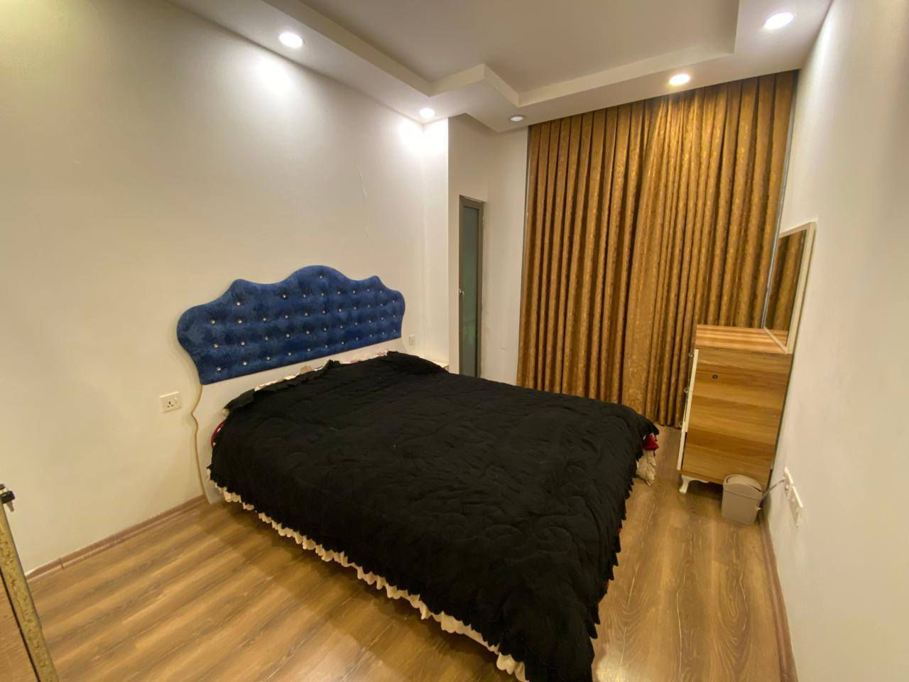 شقه للبيع للايجار المنطقه ذهبيه اربيل
مجمح لايف تاور 
غرفه صاله مؤسس 
سعر ٣٢٥$
الاستفسار على الواتساب 
***********
