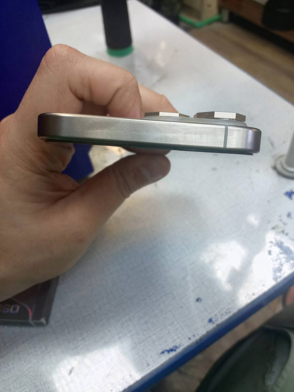 ايفون ١٥ برو ماكس ٢٥٦ شرق اوسط نضافته ١٠٠٪ جهاز جديد مكاني بغداد الجديده شارع المسبح اريده مراوس اب 16 شخط مابي رقمي *********** وياه بس كيبلل شحن كارتونته ضايعه
