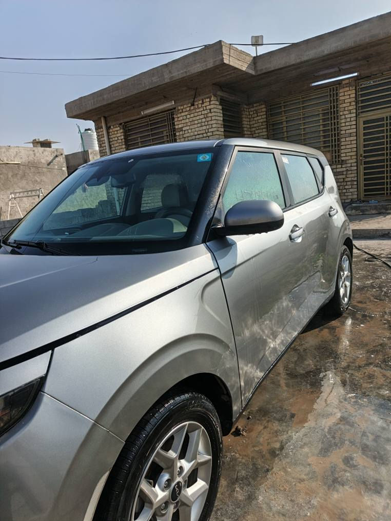 سيارة سول موديل 2023 
محرك 2000 دوش
4سلندر
قطعتين صبغ وتبديل
 شاصي ولغد مكفولات

سيارة فول
KNDJ23AU6P7853294 الشاصي مالتها 
السيارة بأسمي ومكاني بغداد/ الدورة 
*********** بغداد, العراق
