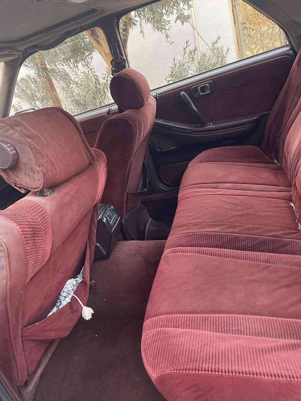 السلام عليكم هارتوب للبيع موديل ٨٩ يسره بلاد مكينه ٢٨٠٠ مكينه كير مكفولات رقم بغداد الدولي باسمي مكفوله من الضربه والصبغ بيه اماكن جراد قليله تبريد شغال داخله جدا نضيف ماشيه ٣٧٨٠٠٠ بسرعه ١٢٠ دك جرس سياره نضيفه جدا وجاهزه  سلايت روف سنتر لوك سياره كله على بلاد وكل شي شغال بيه مبيه اي نقص مكان سياره بغداد السعر ٧٠ بيه مجال بصيط الاتصال ***********
