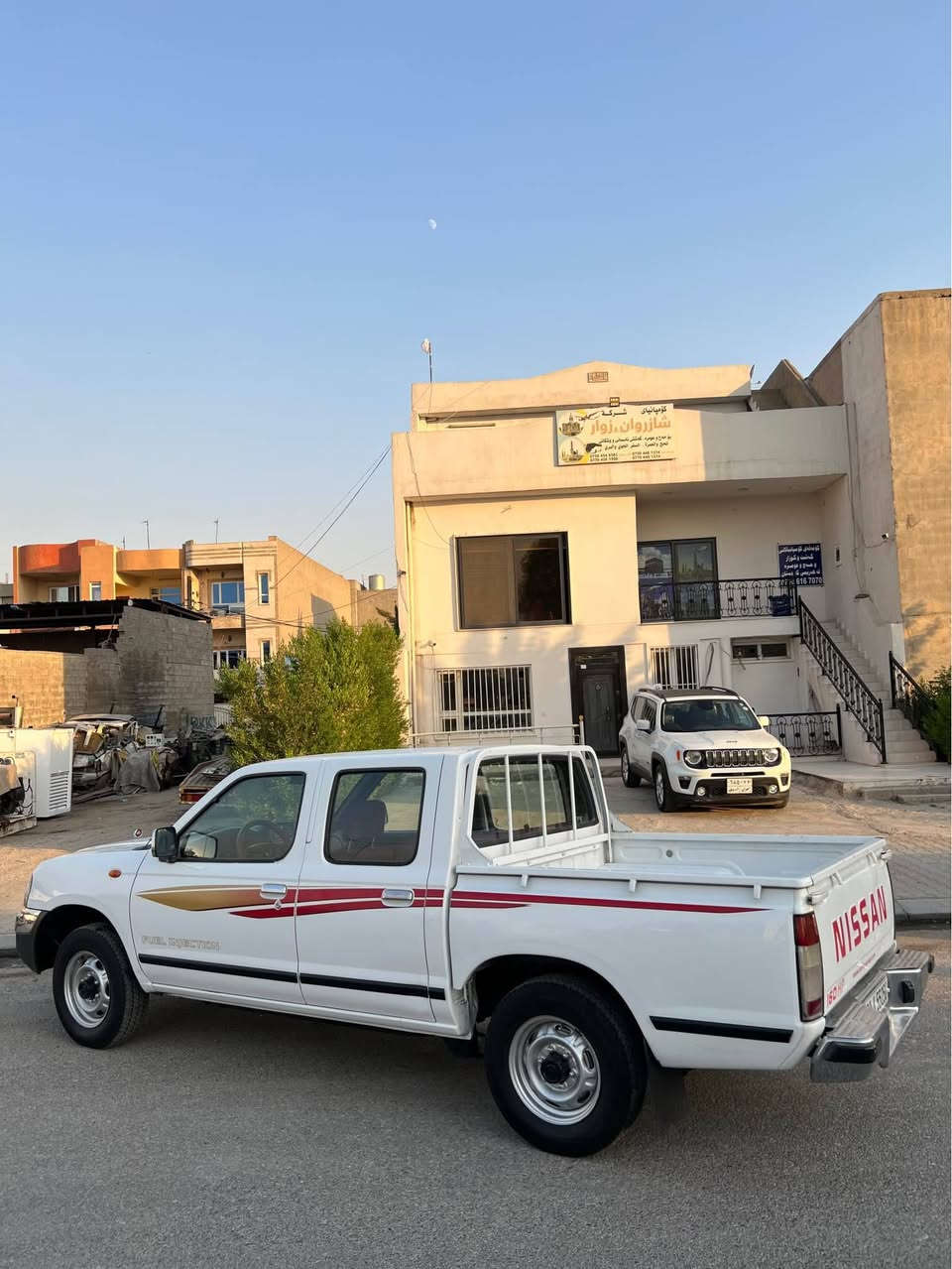 بیکاب نیسان سیارە کی زۇر جوانوو خاوین مایتە وە مۇدیل ۲۰۰۸دە عامی لۇ دە عامی بە شە رت هیجی نیە سیارە کە تە نها دوو ملاحزی بچووکی هەیە شاینی باس نیە لۇ ئە و مۇدیلە رە قە موو سە نوی نویە گیروو مە کینە تە بریت تە قە رە قی بە شە رت مە کینە ی نە کرایتە وە سیارە کە زۇر خاوین مایتە وە مالی دۇستە لە هە ولیرە دوایی ۱۳۸ دە کەم مە جالیکی برایانی تیدایە ☎️☎️*********** أربيل, العراق
