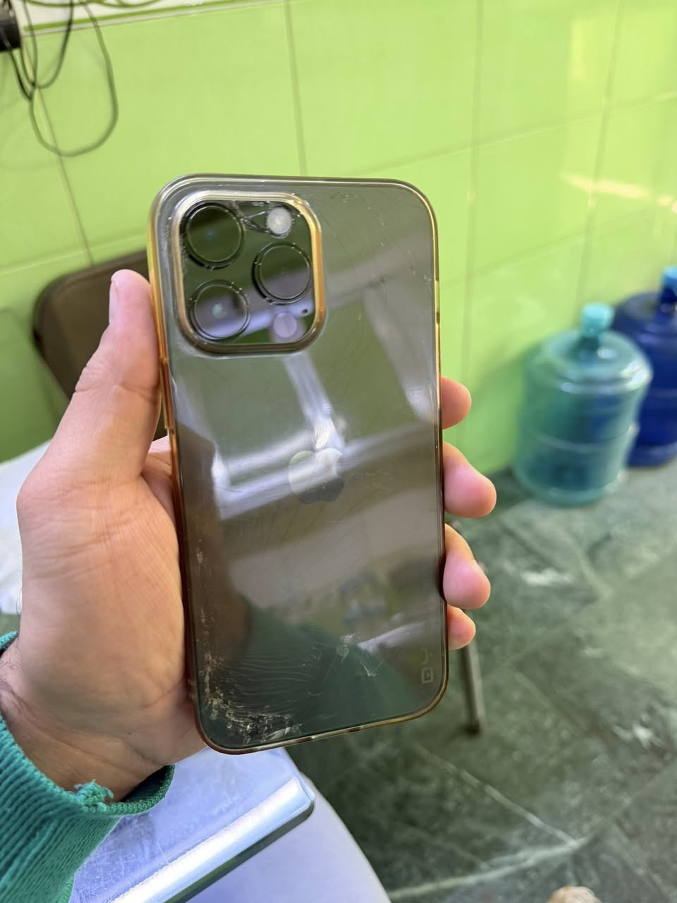 فقط 750 الف 🔥🔥 للبيع ايفون 14 برو ماكس ذاكرة 256 + باور بانك جديد هدية + سماعات اصلي جديدة هدية
مكفول من الفتح والاستبدال 
ذاكرة عالية 265 
اماراتي شرق اوسط ( مرغوب ) 
لون مميز ( اسود )
بطارية 79 ( انطيك وياه باوربنك جديد هدية بسعة 40 الف واط ، وحدة ينباع ب 50 الف .)
سماعات هدية جديدة بلكارتونة
وياه كڤر مال شركة ابل الاصلي 
ملحقاتة وياه موجودة 
الملاحظة الوحيدة البي هو الظهر مالتة مفطور كما موضع بلصور ، ( لكن هذا ابد مياثر بل استعمال ومامبين ، واذا تريد تبدل ظهر رخيص جداً  ) 
السعر 750 الف وبي مجال بسيط 
للتواصل ارسل واتساب او اتصال على رقم الهاتف 
***********
