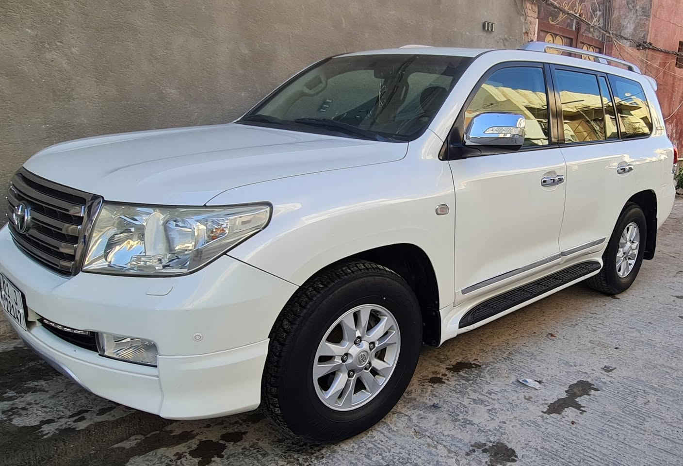 السلام عليكم للبيع لاندكروز ستينية اصل 11 فول مواصفات رقم بغداد  ماشية 192 الف السعر 000 33  السونار مرفق السيارة موجودة في واسط الكوت ***********
