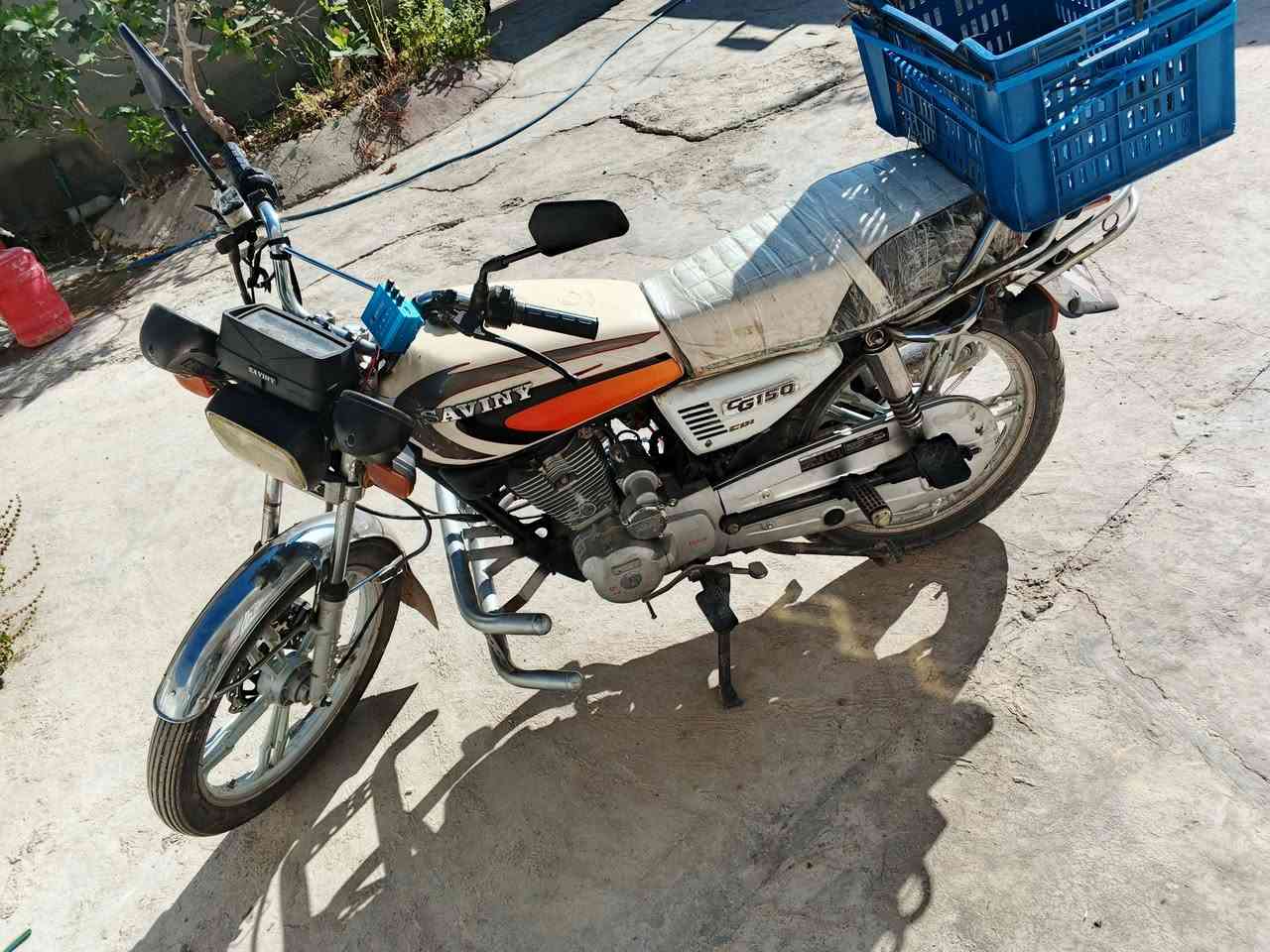 سلام عليكم دراجه سيفان 2021 للبيع سلف هندر شغال كهربائيات شغاله مكانه تقاطع القدس دور زراعه  سعره 425 تواصل عله رقم ***********
