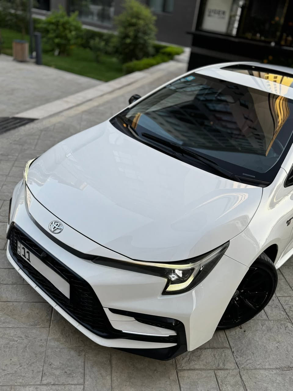 للبيع ب سعر البلاش كورلا GR سبورت 
بلاك ادشن هايبرد موديل 2025 
كفالة عامة من جميع النواحي رقم بغداد الدولي ب اسمي شخصياً تحويل ثاني الممشى 11 الف فقط بحالة الزيرو 
كاميرات عدد 5 _رادار امامي _ المحافظة على المسار _مثبت سرعة ذكي _مراقبة النقط العمياء _ حساسات خلفية لغرض الاصطفاف _3 وضعيات قيادة _شاشة apple car play _مصابيح اضاءة لد خلفية ضبابيه _ويل رياضي_السيارة بحالة الزيرو 

السعر 163 وبيها مجال 

مكاني بغداد الكرخ قرب المطار  

للاستفسار للاتصال عل رقم 
***********
