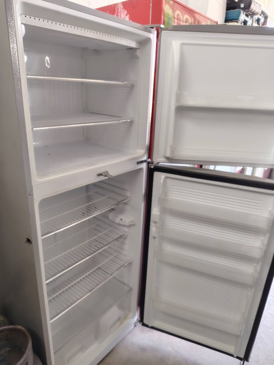 تلاجه جبسون أمريكا شغال نظيف اخوي مستعمل 7 أشهر فقط
عنوان الشارع سنجار مقابيل تربية تلعفر مجمع الهابش
***********
