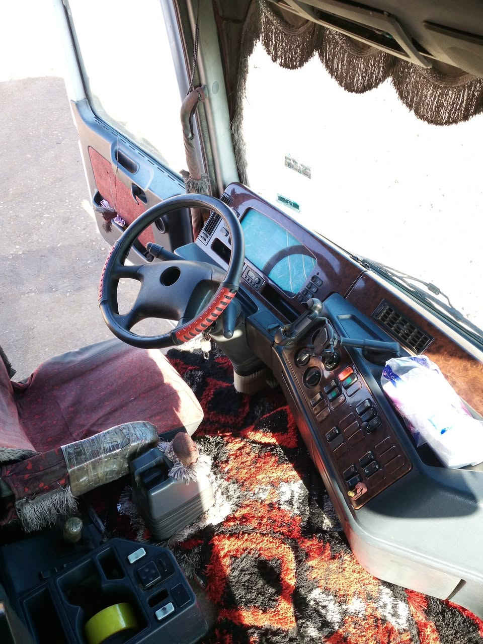 اكتروز للبيع 2000 شاشه كير كهرباي  مكينه شاصي وكير  مكفول تخم تاير راس وعربانه شرط التحويل ***********/*********** اني مكلف بنشر اتصل
