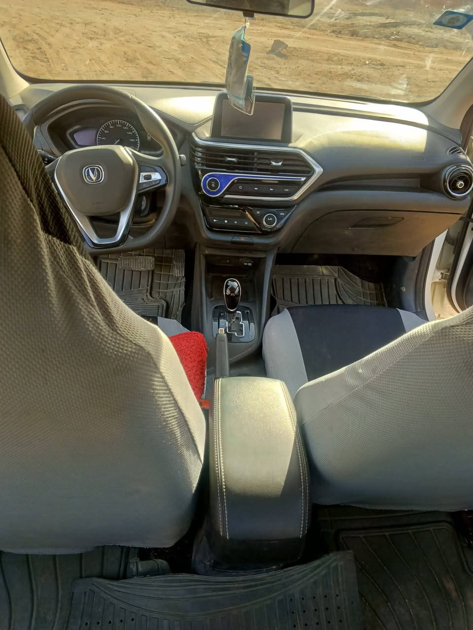 سلام عليكم سياره شانجان 1500موديل  22 خليجي معوقين وكاله عامه فول مواصفات بيه رش صبغه بجاملغ الخلفي تحكم استيرن فتحت سقف مثبت سرعه تبريد تدفئه شغال سياره خير من الله سعر 90 وبيه مجال‏‪***********‬‏
