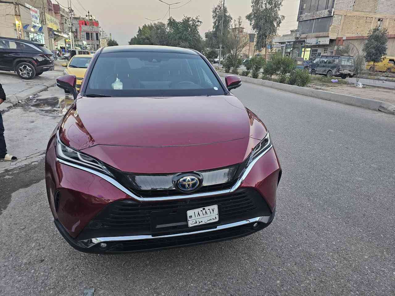 تويوتا فينزا 2024 Limited لون ماروني
سيارةوارد امريكي بدون صبغ بدون ايرباك فقط شوية بارد براس البنيد 
سيارة زيرو ماشية فقط ٥٠٠٠ ميل 
فتحة سقف بانورامية كهربائية قابلة للتعتيم
محرك هايبرد 2.5 لتر I4 مع ثلاثة محركات كهربائية، بقوة إجمالية 219 حصاناً
ناقل حركة أوتوماتيكي نوع CVT قياسي،
نظام دفع رباعي 
صندوق شفت 
داتا شوو
شاشة لمس رقمية بقياس 12.3 إنش، وشاشة عرض أمامية (Head-Up Display) بقياس 10 إنش
إضاءة أمامية LED أوتوماتيكية عالية/منخفضة
مستشعرات أمامية وخلفية لركن السيارة.
مرايا كهربائية مع تحذير النقاط العمياء.
وسائد هوائية شاملة (10 Airbags)
كاميرا محيطية ثلاثية الأبعاد (360 درجة) 
تحديد سرعة وقيادة شبه ذاتية على الطرق السريعة
نظام تنبيه الانحراف عن المسار 
نظام ماقبل التصادم اي الكبح التلقائي يعمل على منع الحوادث أو تقليل شدّتها 
مقاعد أمامية كهربائية-تخزين مكسوة بالجلد مع تدفئة وتبريد، 
السيارة فحص مؤقت تترقم بغداد 
ديالى بعقوبة 
للاتصال ***********
