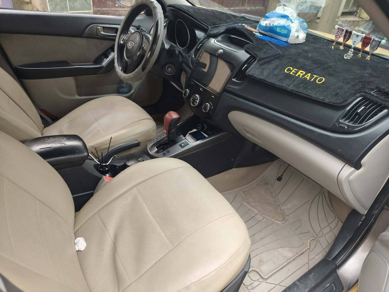 فورتي 2010 السياره جاهزه خير من الله حداديه كير محرك مكفولات تحكم ستيرن شاشه تاب تدفئه تبريد شغالات حجم المحرك 1600 رقم السياره صلاح الدين مكان السياره  ديالى خان بني سعد السعر 75  رقم صاحب السياره ***********
