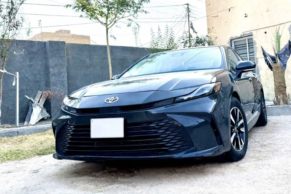 🚗 للبيع - تويوتا كامري LE 2025 🚗
***********

ماشيه 35 الف 
بصمة
 سياقيه ذاتيه
رادارات 360 امامي وجانبي
مانع تصادم
تحديد مسار
اربع جامات اوتو 

  كار بلي
شحن وايرلس للنقال

سبورت ،نورمال،eco
تبريد شاشة مناخين منفصلين 
قطعتين تبريد
 هاند بريك كهرباء 
كروس سرعه
‏Auto Hold  أوتو هولد 

كلشي شغال على وضع الشركه
