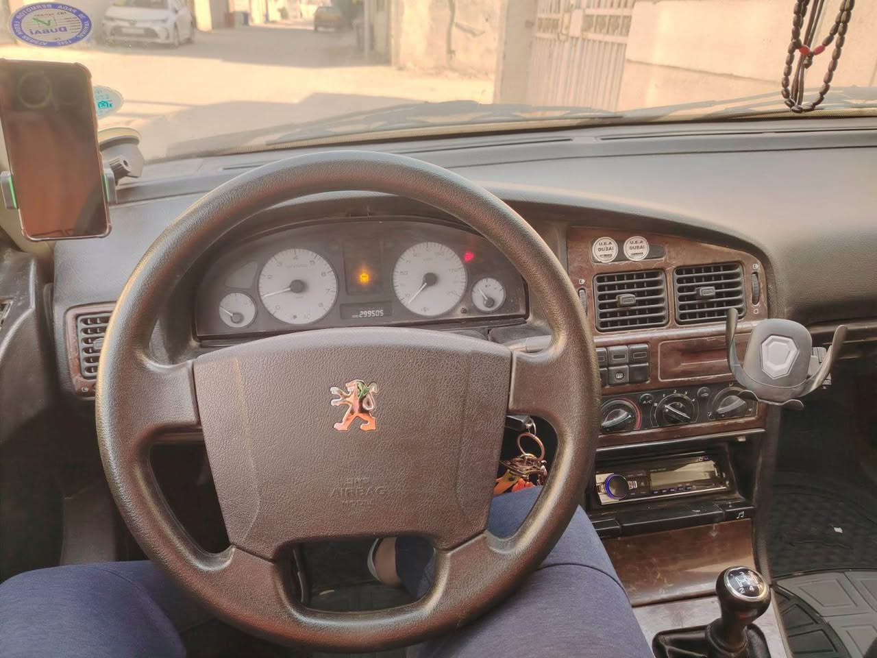 بيجو بارس 2015
سياره حلوه ومتعوب عليه ترايك وين مايعجبك
تريد وتصل او راسل وتساب مامتواجد علي الفيس 
سعر 40 وبيه مجال 
*********** البصرة, العراق
