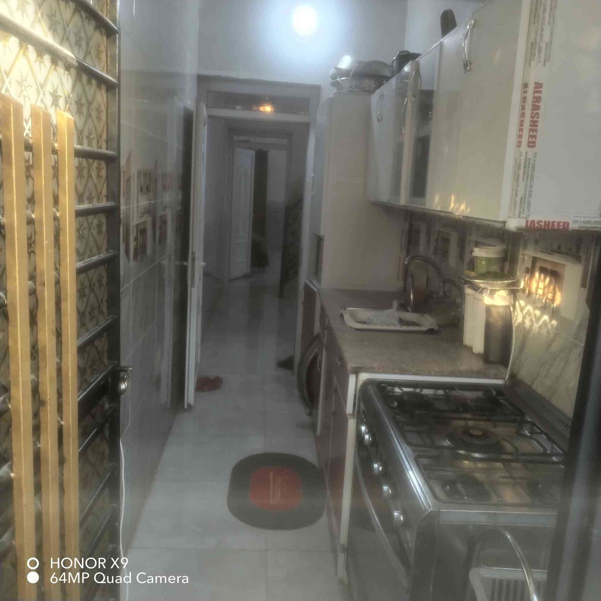ياالله على بركة الله       السلام عليكم مشتمل سند زراعي تحويل مباشر المساحه 100 متر طابقين الأول غرفه استقبال مطبخ صاله مجمع صحيات الطابق الثاني غرفه صحيات المشتمل خير من من الله كامل ومرتب كله سيراميك للاستفسار ***********
