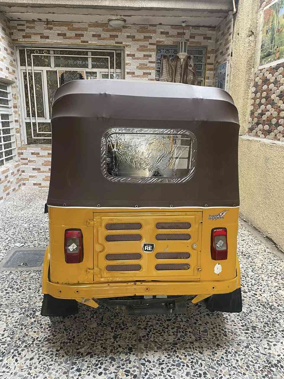 سلام عليكم شباب تكتك 20 شهر 12 مرقمه تكتك حلوه وجاهزه من كلشي تخم تاير جديد باتري جديد التكتك بيها ضربه بل صفحه مرجعه ع حار العلوان بغداد حي اور هاذ رقمي ول شراي خابرني وتدلل ***********
