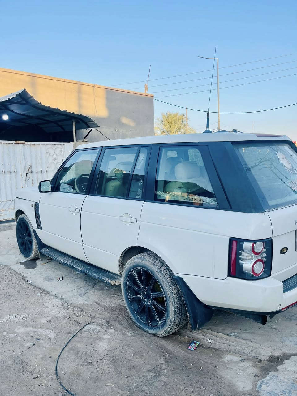 رانج روفر  مكفول من الكص 
ادوات ادوات ادوات متوم ارقام وسنوية طبق الاصل
فول مواصفات 
كشنات جلد كهربائي
فتحت قمارة 
مكينة ستاركس مسكر وكيرها بلادي 
كهربائيات كلها شغالة 
مكان ميسان السعر 48 
***********
***********
