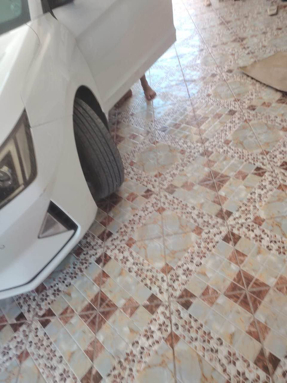 النترا موديل 19 شكل ال 20 
وارد خليجي 
بدون صبغ السيارة فقط تبديل 3 قطع نفس اللون بدون دواخل
سيارة ع ايد وحدة ماخذها زيرو بموديلها 
مواصفات 
فتحة 
بصمه كشنات جلد 
شاشة كبيرة 
كاميرة
حساس امامي خلفي 
3 انظمة قيادة 
السعر 130 بيه مجال بسيط
*********** بغداد, العراق
