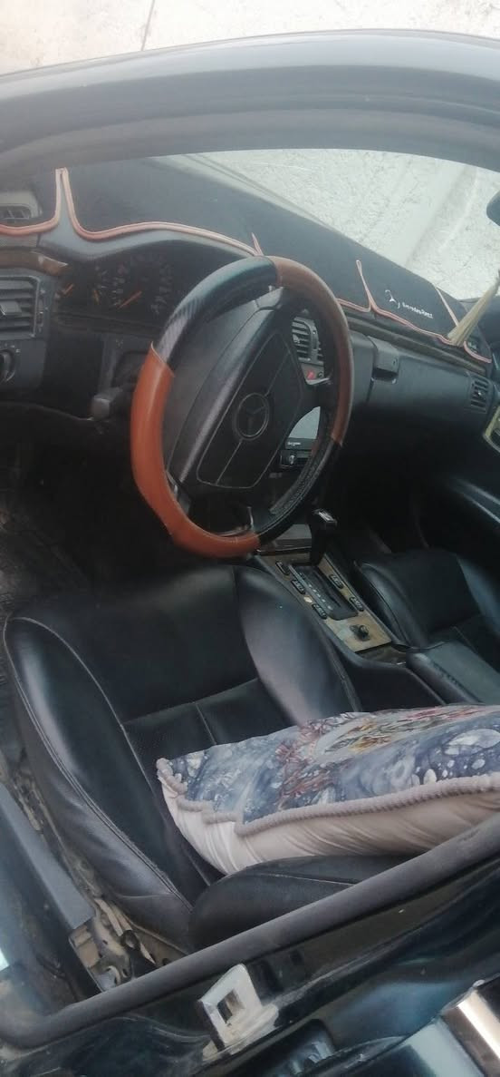 السلام عليكم ورحمة الله وبركاته
مارسدس ام عيون موديل ٩٦ أربعة اسلندر بلاد للبيع
رقم انكليزي جديد بغداد
هزة جديدة
غرفة نظيفة
باتري جديد
كيجات كلها شغالة وجديدة
تخم تايرات جدد
تبريد نقص غاز ومروحة
حدادية تمام فقط بوشة كايمة جهة اليمين
لونه زيتوني حلو ورقمه كذلك
السعر ٥٧ بيها مجال قليل
مكاني النجف الاشرف ***********
