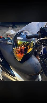 خوذة جيكي  مستعملة شي قليل تجي  وياها 3 جامات قياسهة XL 07728954644