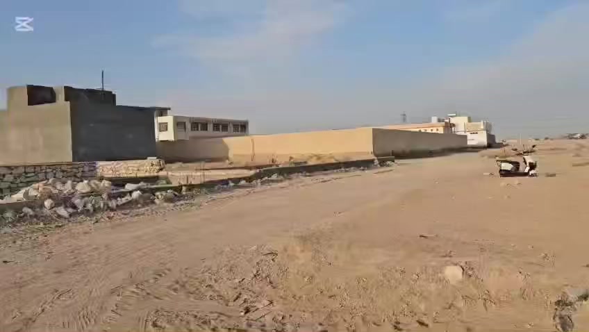 يعلن مكتب الحكمه للعقار عن توفير فرصه استثماريه للبيع قطعه ارض لصحاب الدخل المحدود لاتفوت هذه الفرصه عقار واصله كافه الخدمات ماء وكهرباء ومدراس تبعد عن مركز مدينه الرمادي ٣ دقايق اي ٢ كيلو. متر مفوض بل الطابو عقار كلش حلو شوف الفديو  وراح تعرف تفاصيل أكثر موقعنا الرمادي كورنيش التاميم للاتصال ع الرقم 📞***********    متواجدين يومياً وبخدمتكم واهلا وسهلا بكم
