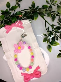 مداليات مبايل • مفاتيح وحقيبة • توصيل النجف