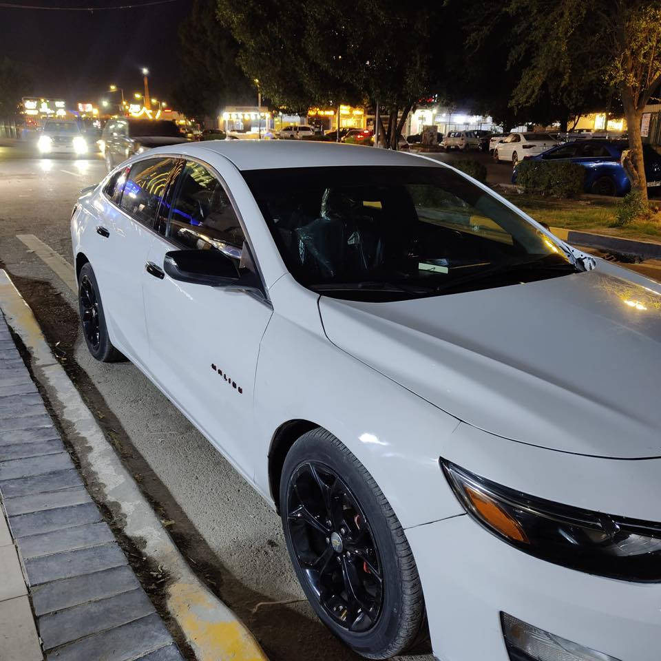 🔥 للبيع — شفروليه ماليبو 2023 رقم بغداد الجديد 🔥  

سيارة نظيفة جداً 
✔️ موديل: 2023  
✔️ اللون: (ابيض)  
✔️ ممشى: (95000) كم  
✔️ وارد: ( أمريكي )  
✔️ محرك اقتصادي وقوي بنفس الوقت  
✔️ شاشة كبيرة + كاميرا خلفية  
✔️ حساسات + مثبت سرعة  
✔️ مكيف ثلج ❄️  
✔️ السياره حادثها سرقه ابواب وبنيد وجنطه الي مشدودات اصليات مال تفصيخ صبغ بطارف الجاملغ الامامي شبر بالسونار يطلع فقط فتح براغي 

السيارة ما تحتاج أي صرف — استعمال شخصي ومحافظ عليها جداً 👌  

💰 السعر:120ورقه قابل للتفاوض تحويل مباشر
📍 الموقع: (بغداد - اليرموك - الاربع شوراع)  
📞 للتواصل :***********

الي يريـد سيارة شبابية، مريحة واقتصادية…
