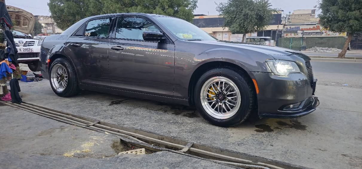 بيع — اوباما 2023
المواصفات:
- محرك 3600 حصان  
- أضوية زينون  
- اللون فيل  
- السيارة كلين  
- مكانين B.R بسيطات جدًا  
- تشغيل عن بعد  
- هاند بريك كهربائي  
- التزويد: شفقات  
- عليها هدرز RT  
- دبات كزوز كروس مع تحكم ريموت  
- صوت مرعب  
- عليها حلوك RT ماركة عالمية  
- جام عازل حراري  
- المحرك كفالة عامه 
- تخم تايرات جدد بعده بالجيس 💐  
- تخم ويل جديد تو سايز 18 الشكل الجديد — وايلد 😍  
- شاشة  
- كاميرا خلفية  
- صافرات فدرالي  
- عليها برمجة

المسافة المقطوعة: 36 ألف فقط
***********
***********
