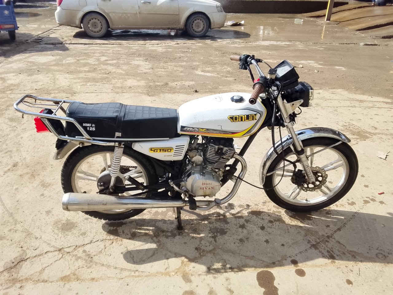 سيفان 5كير موديل 22مكفوله من السرقه
تاخذه من باب البيت سلف هندر كهربائيّات كله شغاله 
عنون الاسكان ***********
سعر 400
