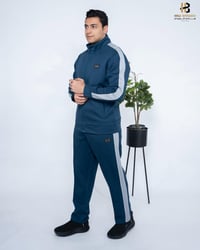 تراك رسمي • مقاسات M-XXL • توصيل للعراق