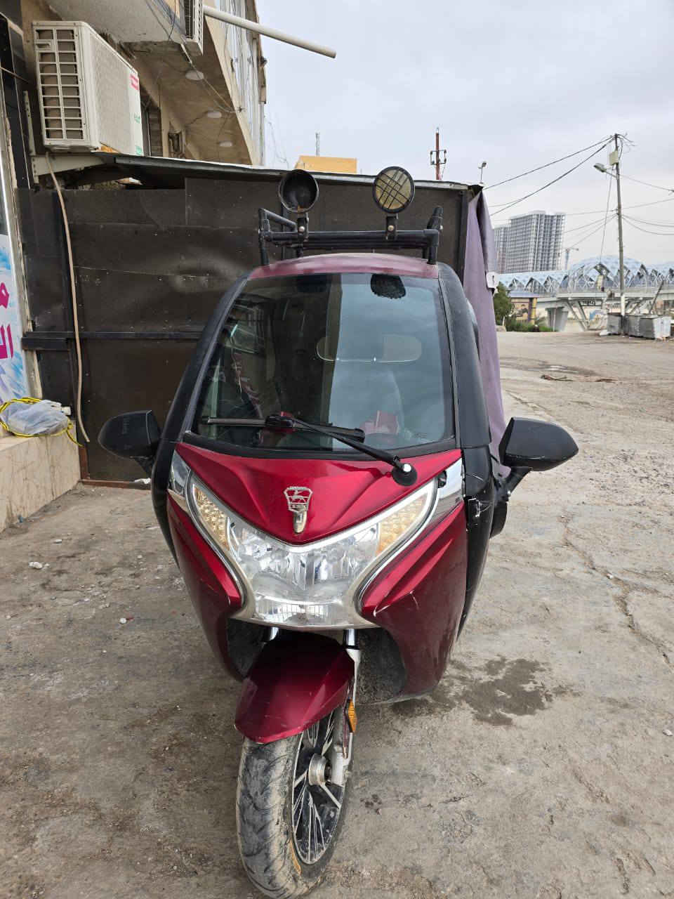 دراجه شحن ثلاث عجلات للبيع مال مريه دتبيعها السعر مليون ونص  الدراجه شغاله وتمشي وتشحن بس عدهه فجئه الهورن ولايت ميشتغلن  وجام ميصعد  مكان الدراجه بغداد الكريعات قرب جسر العبره للستفسار هاذ رقم صاحبت الدراجه***********
