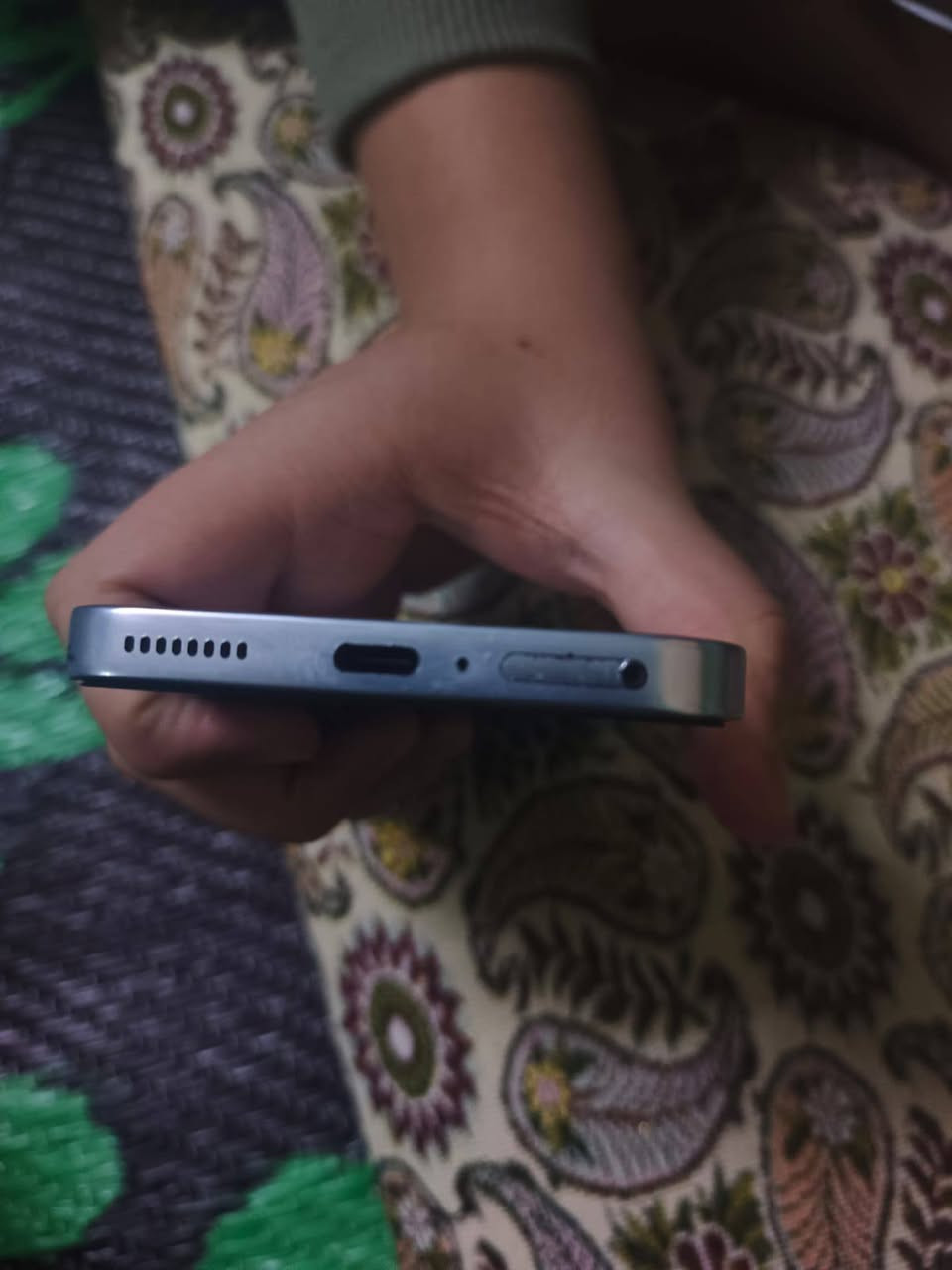 السلام عليكم عندي هذه جي تي 30 برو 256 كيكا بي هاي الطخات البسيطة ما مأثره على أي شي سعره 290 او بي مجال 
مكاني الموصل الحدباء

واتس ***********
